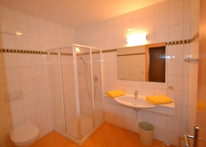 Jugendhotel Angerhof Og Hotel Oberau