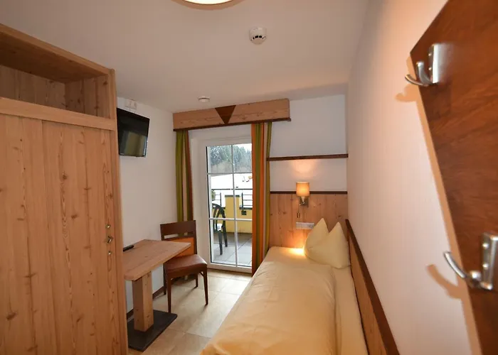 Jugendhotel Angerhof Og Hotel Oberau