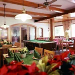Jugendhotel Angerhof Og فندق 3*