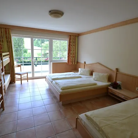 Jugendhotel Angerhof Og Hotel Oberau